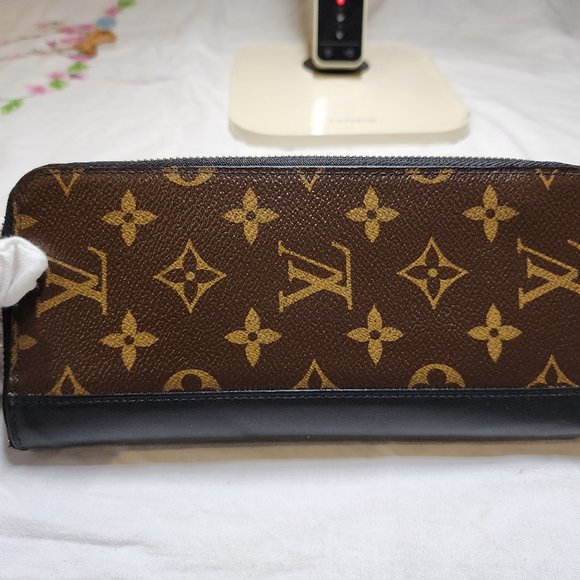 SOLD—AUTHENTIC LOUIS VUITTON Monogram Macassar Vertical Zippy Wallet - Picture 2 of 10